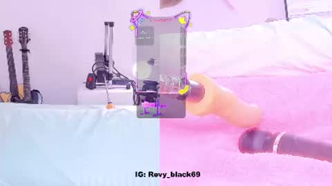 Snapshot of revy_black69 chatting on October 2025 09:43:02 AM Rebecca y sarih online show from October 2025 09:43:02 AM