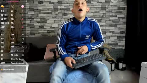 reymasterhot online show from October 2025 10:06:02 PM