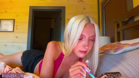 Snapshot of riababe chatting on October 2025 09:33:01 PM ria online show from October 2025 09:33:01 PM