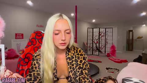 Snapshot of riababe chatting on October 2025 03:04:01 AM ria online show from October 2025 03:04:01 AM