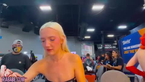 Snapshot of riababe chatting on October 2025 09:44:01 PM ria online show from October 2025 09:44:01 PM