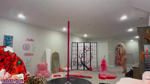 Snapshot of riababe chatting on November 2025 04:00:01 AM ria online show from November 2025 04:00:01 AM