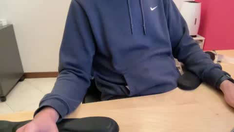 Snapshot of riccardofortis chatting on December 2024 05:44:01 PM riccardofortis online show from December 2024 05:44:01 PM