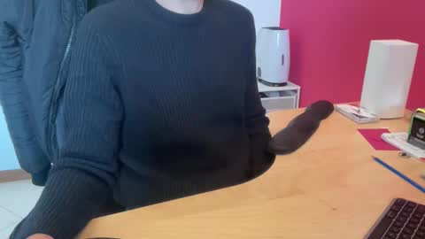 Snapshot of riccardofortis chatting on January 2025 10:40:01 AM riccardofortis online show from January 2025 10:40:01 AM