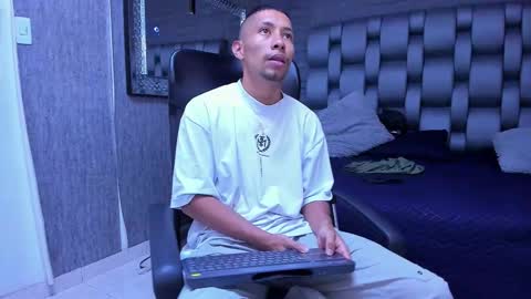 richar_voller online show from October 2025 11:31:02 AM