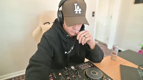 Snapshot of rickyropes chatting on January 2025 04:40:01 PM Ricky online show from January 2025 04:40:01 PM