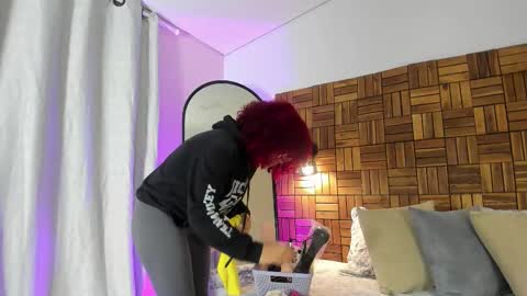 Sara online show from October 2025 11:33:01 AM