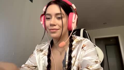 Emily online show from September 2025 06:38:01 AM