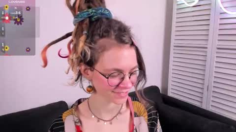 Snapshot of rin_skylar chatting on October 2025 07:07:02 AM Rin online show from October 2025 07:07:02 AM