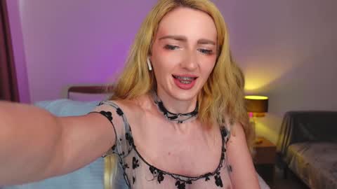 Snapshot of rinacandy chatting on December 2024 05:37:02 AM SweetRina online show from December 2024 05:37:02 AM