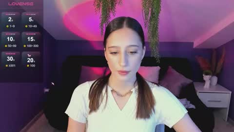 Emilia online show from September 2025 02:52:01 PM