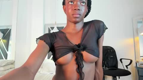 Ririblonde online show from October 2025 04:04:01 PM