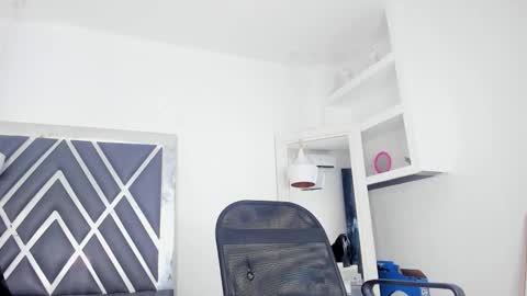 Ririblonde online show from October 2025 04:20:02 PM