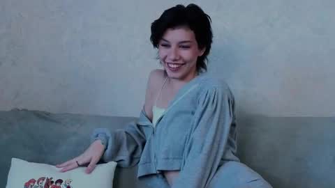 Agnes online show from September 2025 11:23:02 AM