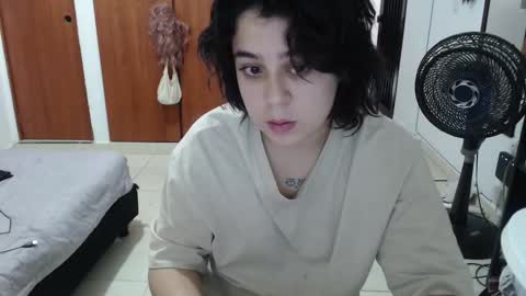 PeachSalinger online show from September 2025 09:05:02 PM