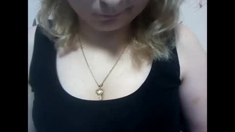 Snapshot of riveramaureen chatting on December 2024 04:09:02 PM RiveraMaureen online show from December 2024 04:09:02 PM