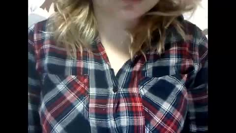 Snapshot of riveramaureen chatting on January 2025 04:16:02 PM RiveraMaureen online show from January 2025 04:16:02 PM