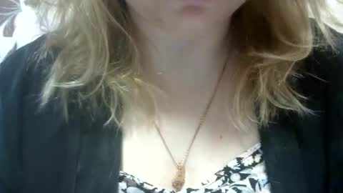 Snapshot of riveramaureen chatting on January 2025 02:30:01 PM RiveraMaureen online show from January 2025 02:30:01 PM