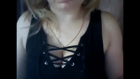 Snapshot of riveramaureen chatting on February 2025 12:48:02 PM RiveraMaureen online show from February 2025 12:48:02 PM