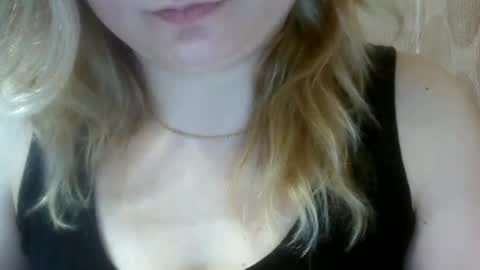 Snapshot of riveramaureen chatting on March 2025 09:43:01 PM RiveraMaureen online show from March 2025 09:43:01 PM