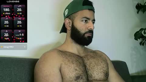 SebasRoa online show from October 2025 03:00:01 PM