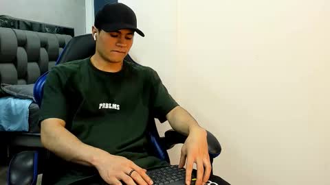 Roan Birkin online show from November 2025 07:14:01 PM