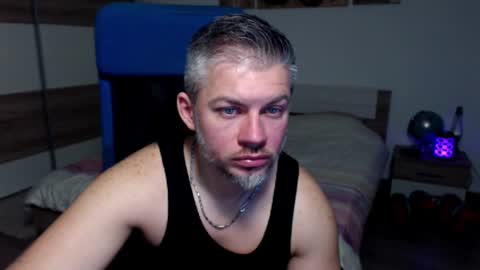 Snapshot of robbyshawz chatting on December 2024 11:43:02 AM robbyshawz online show from December 2024 11:43:02 AM