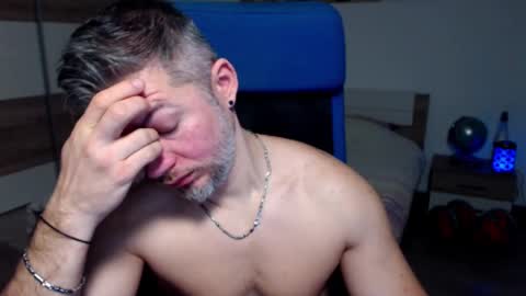 Snapshot of robbyshawz chatting on December 2024 08:54:02 AM robbyshawz online show from December 2024 08:54:02 AM