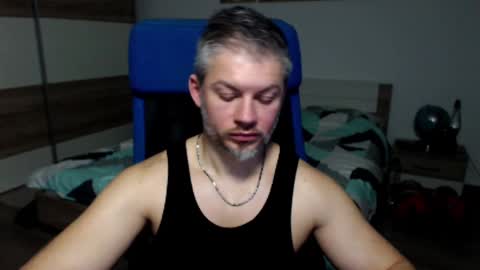 Snapshot of robbyshawz chatting on January 2025 01:08:02 PM robbyshawz online show from January 2025 01:08:02 PM