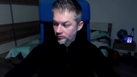 Snapshot of robbyshawz chatting on January 2025 08:29:01 AM robbyshawz online show from January 2025 08:29:01 AM