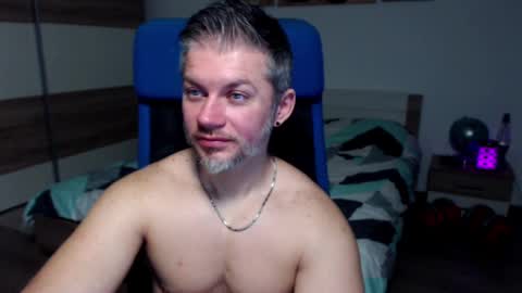 Snapshot of robbyshawz chatting on January 2025 11:27:02 AM robbyshawz online show from January 2025 11:27:02 AM