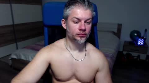 Snapshot of robbyshawz chatting on January 2025 10:27:01 AM robbyshawz online show from January 2025 10:27:01 AM