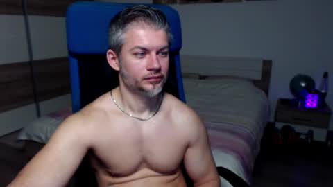 Snapshot of robbyshawz chatting on January 2025 09:48:01 AM robbyshawz online show from January 2025 09:48:01 AM