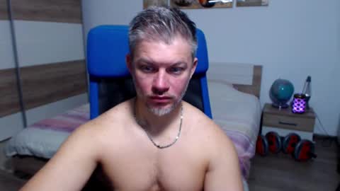 Snapshot of robbyshawz chatting on September 2025 04:58:02 AM robbyshawz online show from September 2025 04:58:02 AM