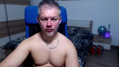 Snapshot of robbyshawz chatting on November 2025 05:06:01 AM robbyshawz online show from November 2025 05:06:01 AM