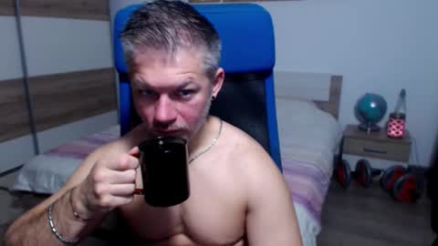 Snapshot of robbyshawz chatting on November 2025 05:13:02 AM robbyshawz online show from November 2025 05:13:02 AM