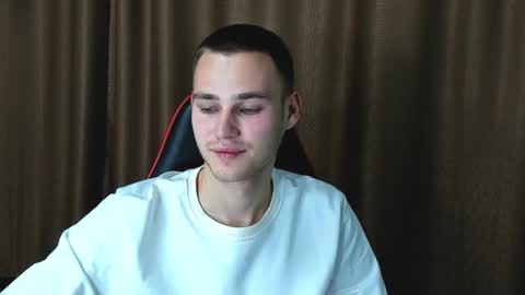 robert10211 online show from October 2025 08:05:02 PM