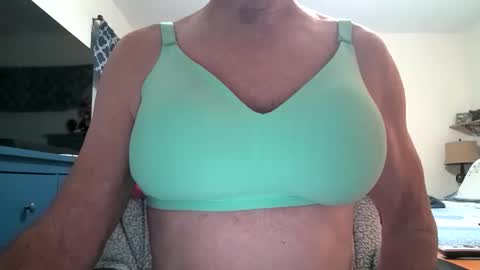 robert online show from November 2025 08:40:02 PM