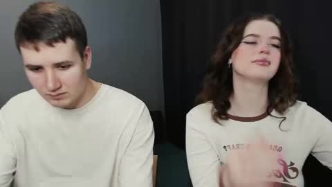Snapshot of robert_lisa chatting on February 2025 02:40:02 AM Lisa and Robert i am online all days 900 am GMT3 online show from February 2025 02:40:02 AM