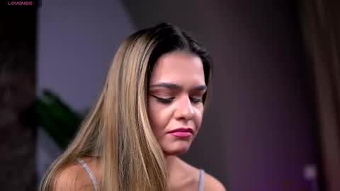 Snapshot of robertarosetti chatting on October 2025 09:10:01 AM Roberta online show from October 2025 09:10:01 AM