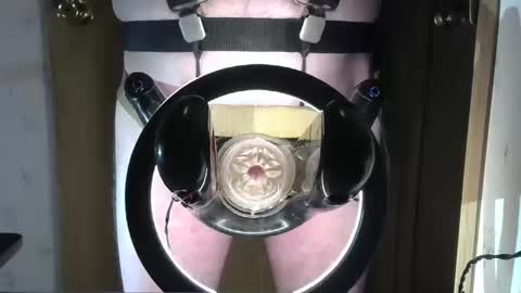 Snapshot of robodickmilker chatting on January 2025 08:10:02 PM Robodickmilker online show from January 2025 08:10:02 PM