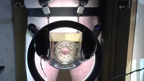 Snapshot of robodickmilker chatting on March 2025 09:27:02 PM Robodickmilker online show from March 2025 09:27:02 PM