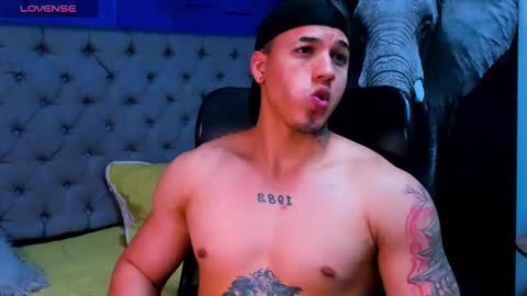 Snapshot of rocco_santos chatting on October 2025 01:27:01 AM rocco_santos online show from October 2025 01:27:01 AM