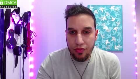Thiago independent model online show from September 2025 10:00:01 PM