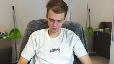 taylor fox online show from December 2024 01:33:01 PM