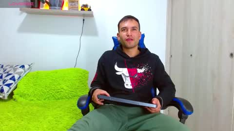 rolos_hot32 online show from September 2025 11:29:01 PM
