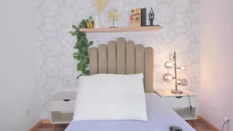   online show from October 2025 11:52:01 AM