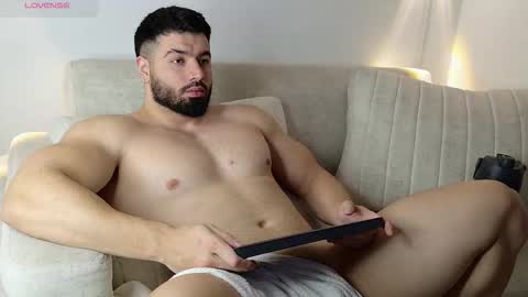 Roman Lux online show from October 2025 03:47:02 AM