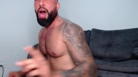 Snapshot of roman_muscle_ chatting on November 2025 10:04:02 PM Roman online show from November 2025 10:04:02 PM