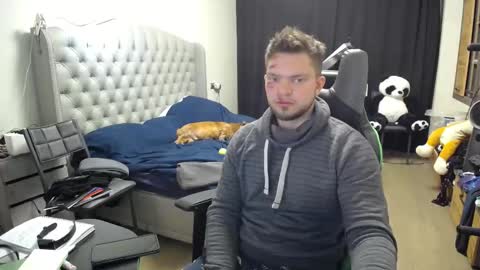 Snapshot of romantic_twunk chatting on October 2025 02:09:02 AM romantic_twunk online show from October 2025 02:09:02 AM